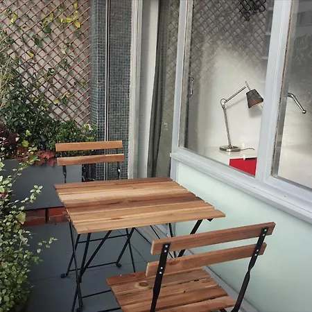 Eiffel Tower - Luxury 2 Bedroom Paris